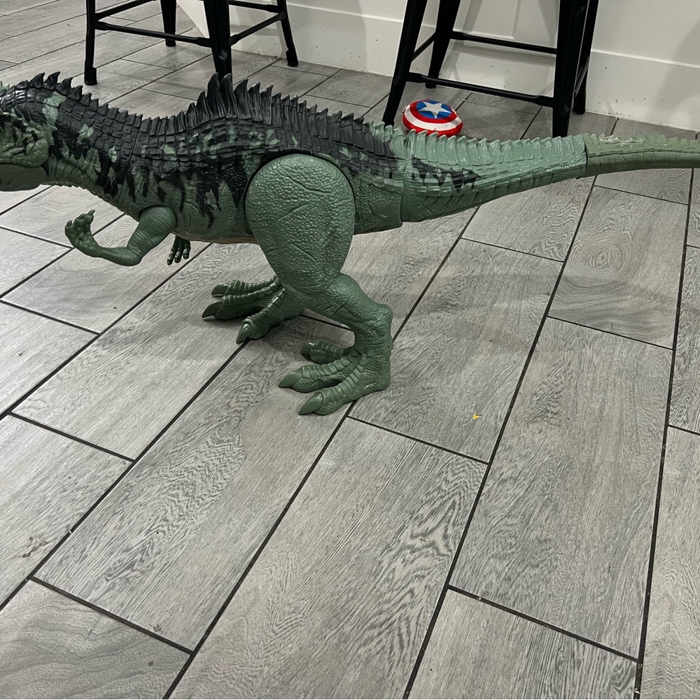 3 feet long Giant Jurassic world giganontosaurs